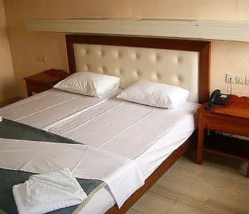Ritsa Apartment *